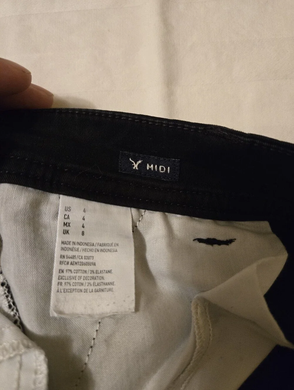 American Eagle Outfitters AE Black Stretch Midi Shorts Size 4